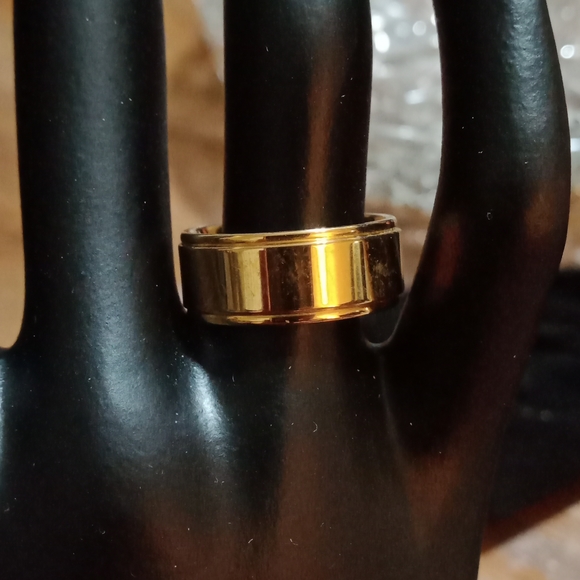 Set of 3 Rings/ Wedding Bands - Picture 2 of 4